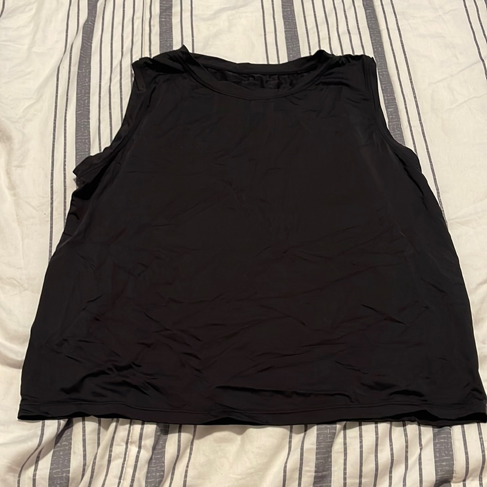 Black medium workout tank